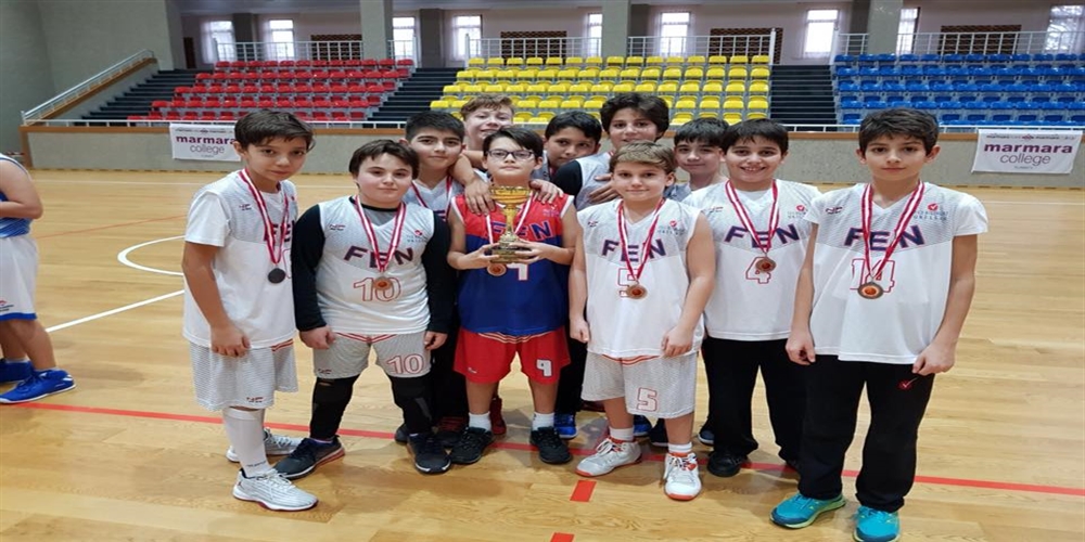 Küçük Erkekler Basketbol